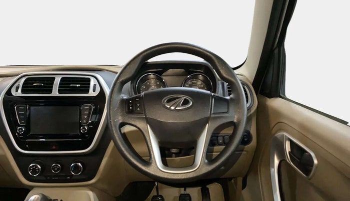 2018 Mahindra TUV300 T10 DUAL TONE, Diesel, Manual, 67,348 km, Steering Wheel Close Up