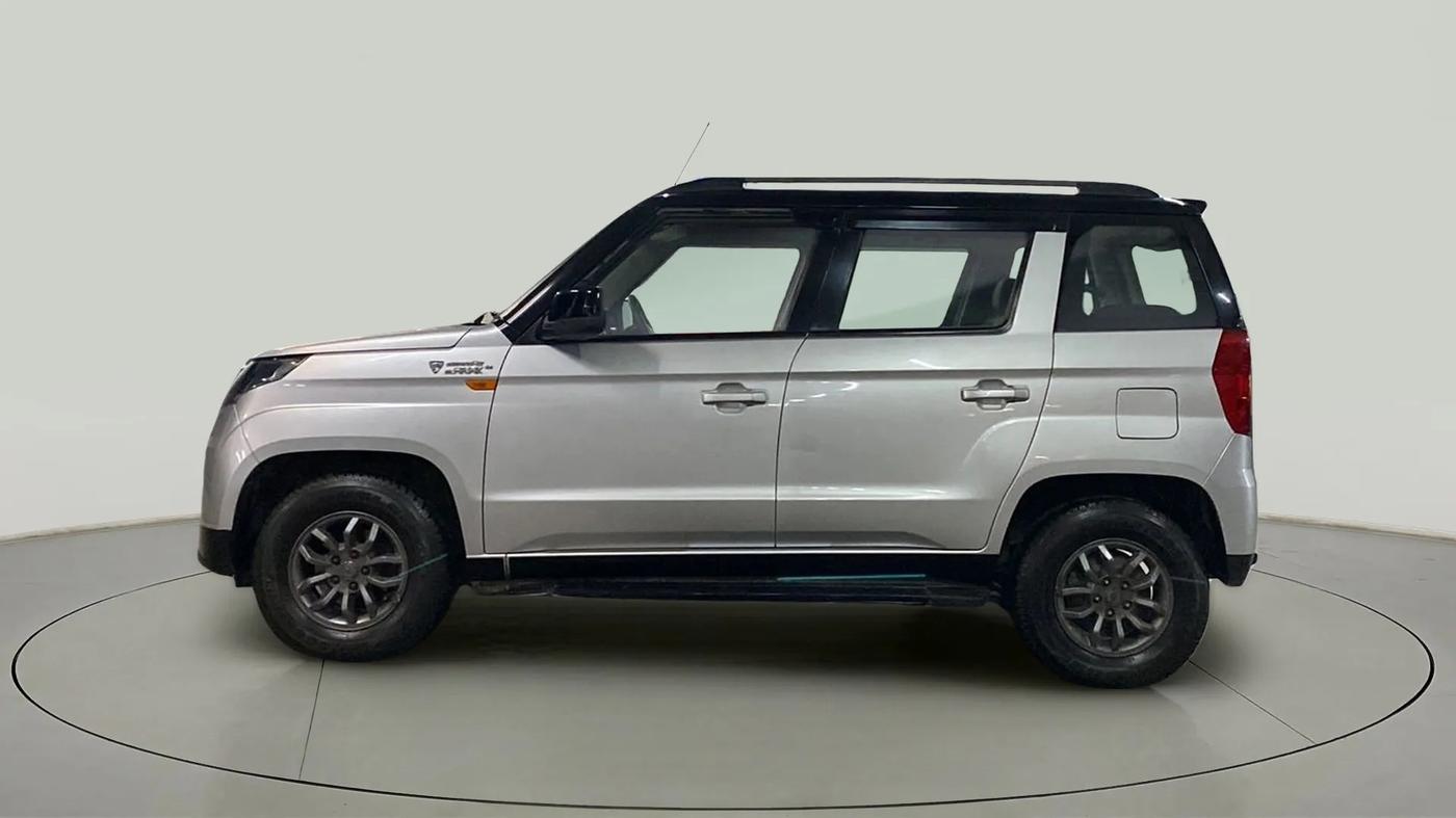 2018 Mahindra TUV300 T10 DUAL TONE, Diesel, Manual, 67,348 km, Left Side