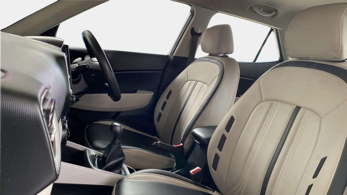 2022 Hyundai VENUE S(O) 1.2, Petrol, Manual, 33,430 km, Right Side Front Door Cabin