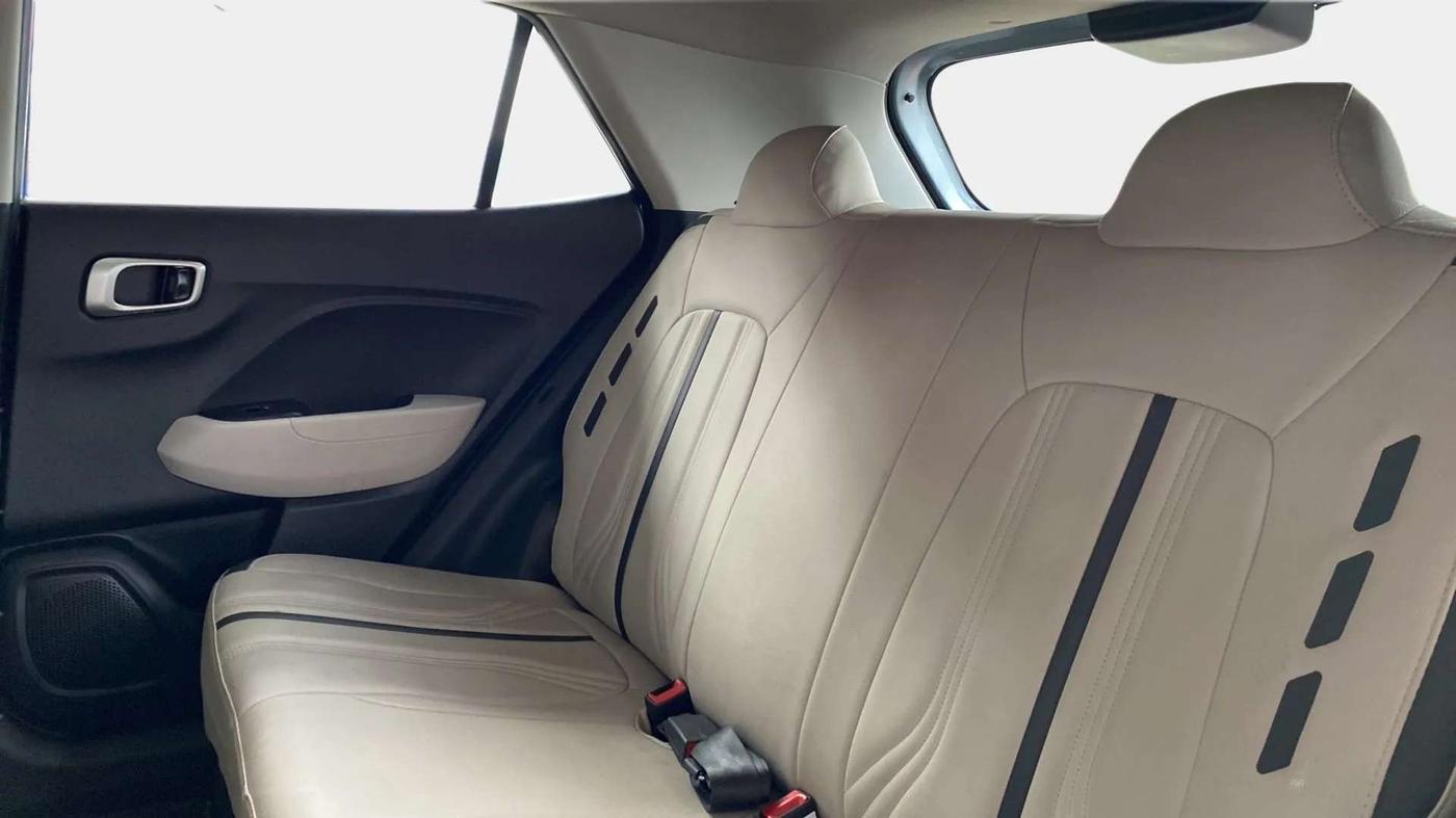 2022 Hyundai VENUE S(O) 1.2, Petrol, Manual, 33,430 km, Right Side Rear Door Cabin