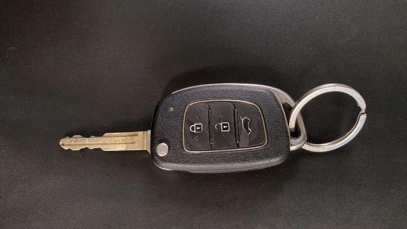 2022 Hyundai VENUE S(O) 1.2, Petrol, Manual, 33,430 km, Key Close Up