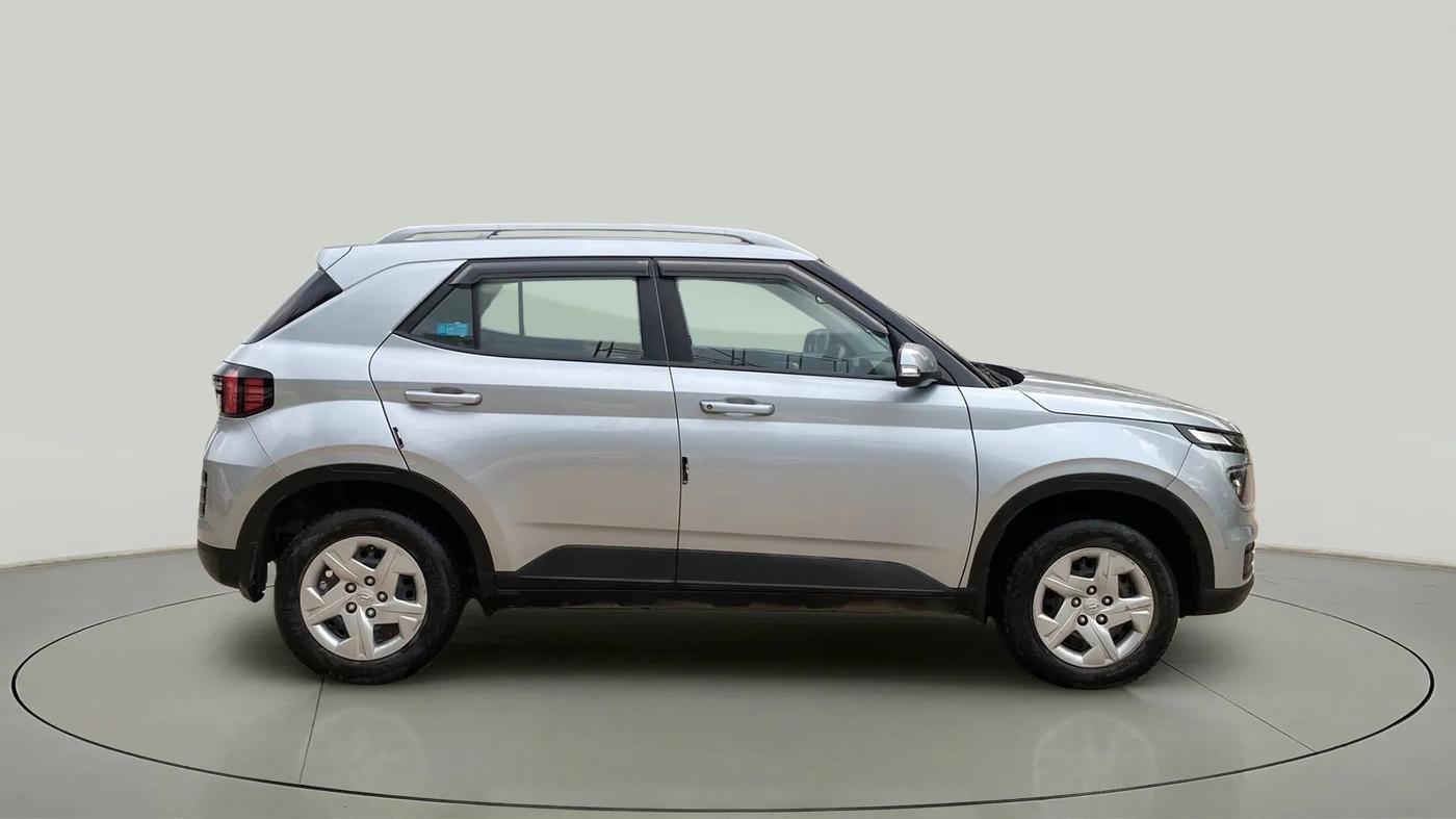 2022 Hyundai VENUE S(O) 1.2, Petrol, Manual, 33,430 km, Right Side View