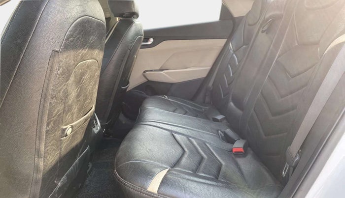 2019 Hyundai Verna 1.6 VTVT SX, Petrol, Manual, 31,414 km, Right Side Rear Door Cabin