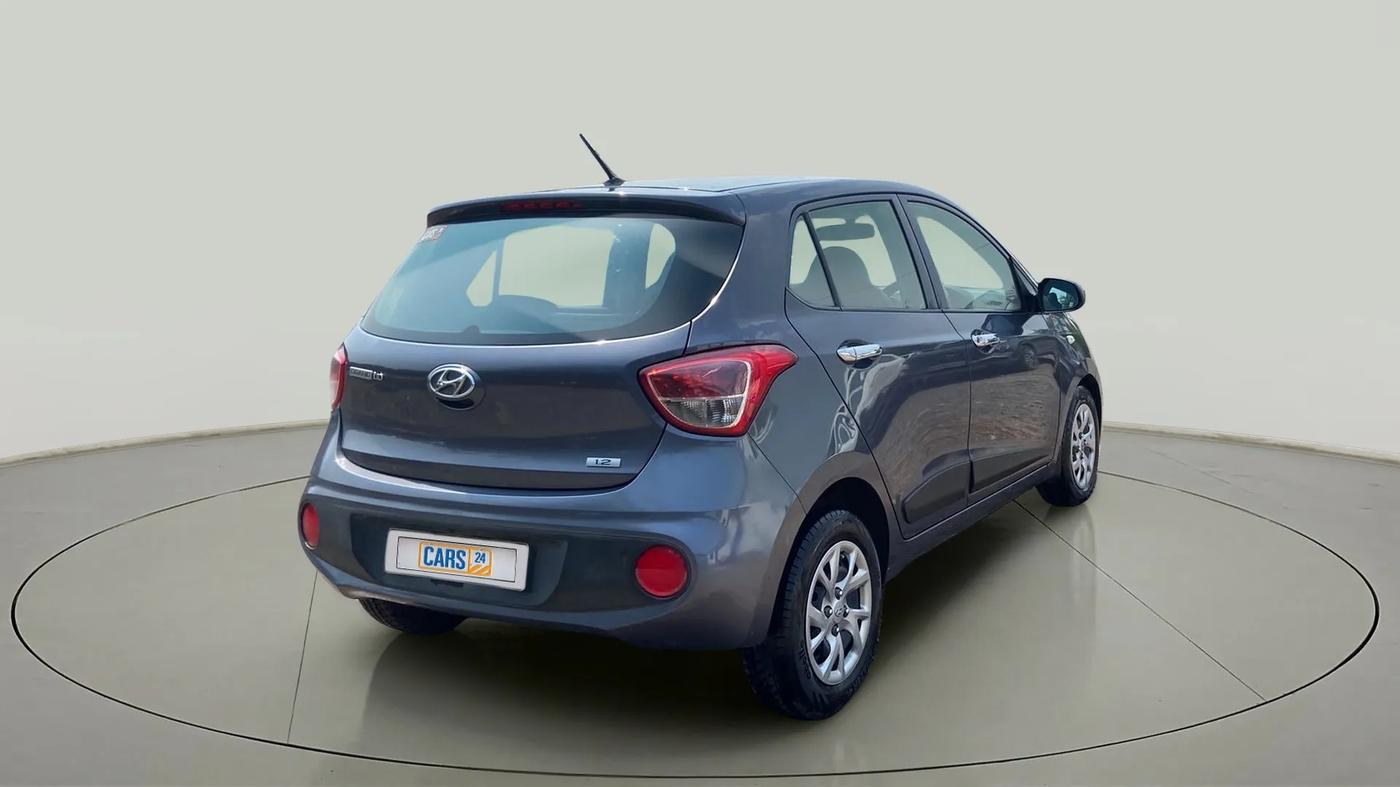 2017 Hyundai Grand i10 MAGNA 1.2 KAPPA VTVT, Petrol, Manual, 67,617 km, Right Back Diagonal