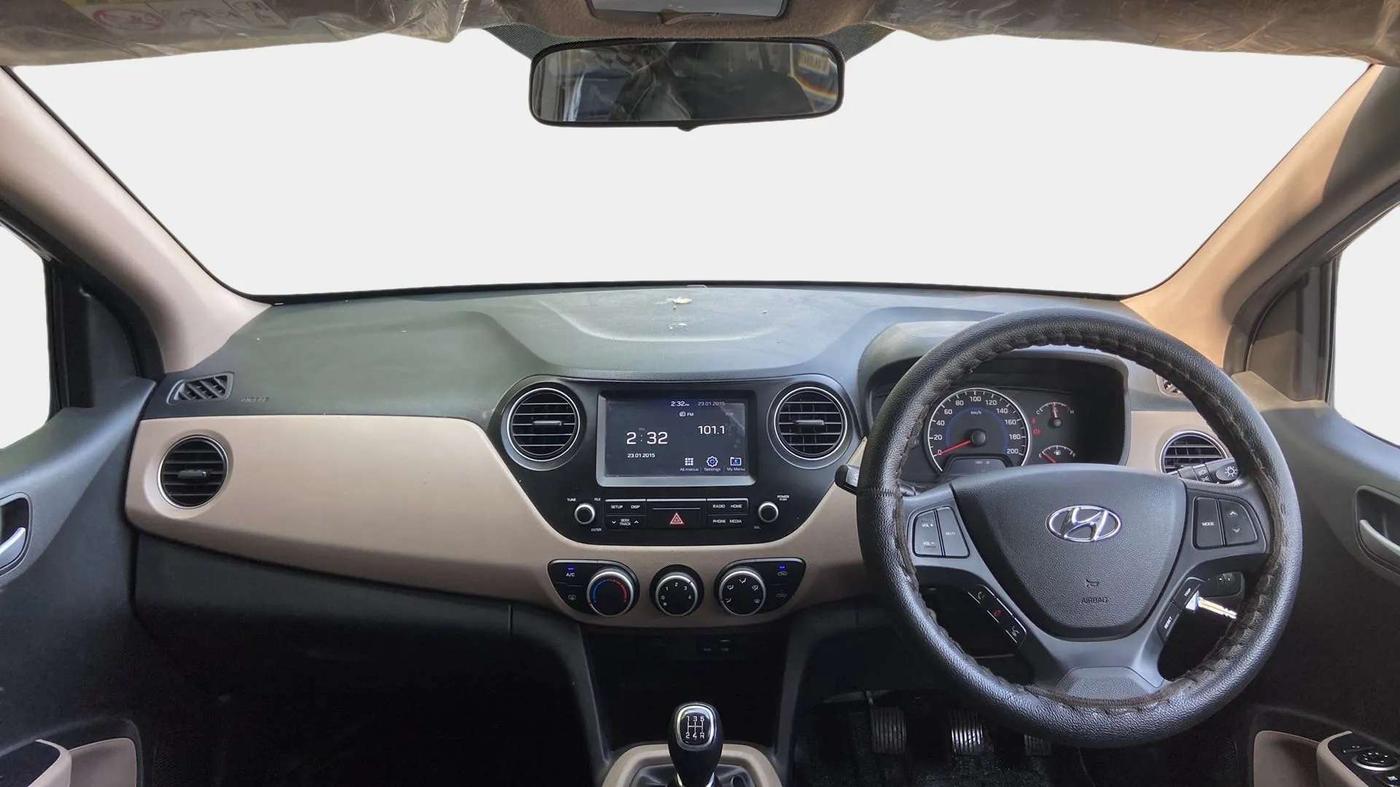 2017 Hyundai Grand i10 SPORTZ (O) 1.2 KAPPA VTVT, Petrol, Manual, 47,301 km, Dashboard
