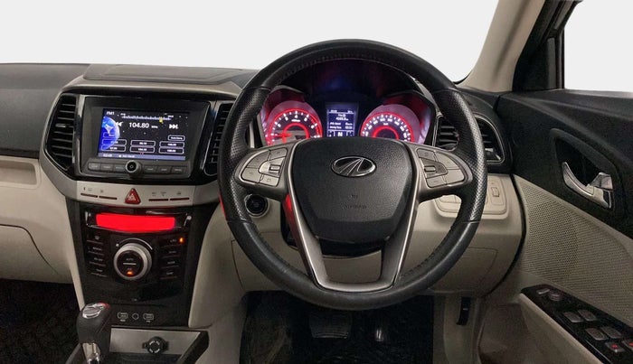 2022 Mahindra XUV300 W8 (O) 1.2 PETROL AMT, Petrol, Automatic, 24,509 km, Dashboard - Headlight height adjustment not working