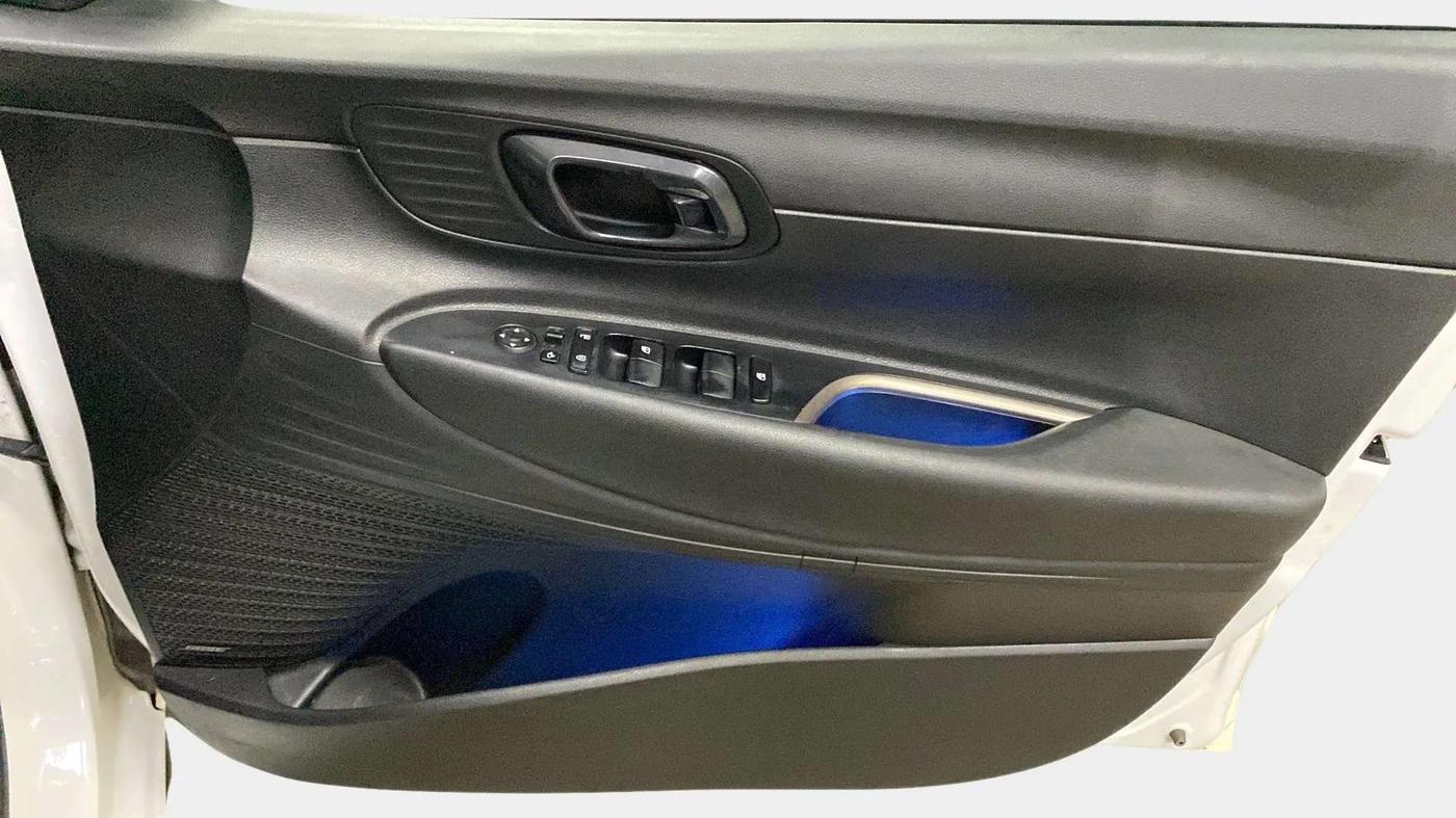 2022 Hyundai NEW I20 ASTA (O) 1.0 TURBO GDI DCT, Petrol, Automatic, 33,662 km, Driver Side Door Panels Control