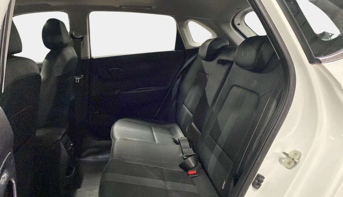 2022 Hyundai NEW I20 ASTA (O) 1.0 TURBO GDI DCT, Petrol, Automatic, 33,662 km, Right Side Rear Door Cabin
