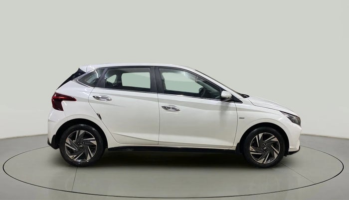 2022 Hyundai NEW I20 ASTA (O) 1.0 TURBO GDI DCT, Petrol, Automatic, 33,662 km, Right Side View