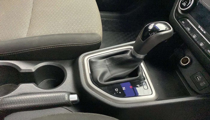 2017 Hyundai Creta SX PLUS AT 1.6 PETROL, Petrol, Automatic, 56,307 km, Gear Lever