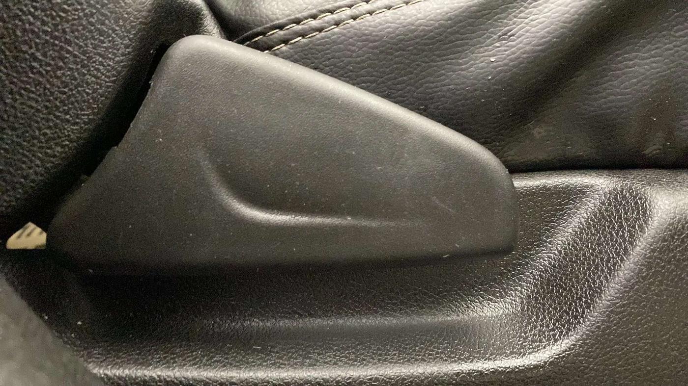2020 Renault Kwid RXL, Petrol, Manual, 37,540 km, Driver Side Adjustment Panel