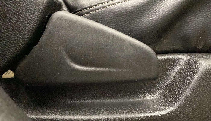2020 Renault Kwid RXL, Petrol, Manual, 37,540 km, Driver Side Adjustment Panel