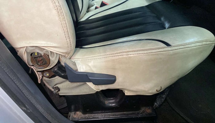 2014 Renault Duster RXL PETROL, Petrol, Manual, 18,717 km, Driver Side Adjustment Panel