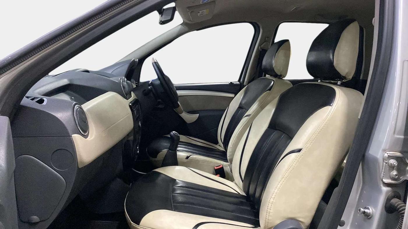2014 Renault Duster RXL PETROL, Petrol, Manual, 18,717 km, Right Side Front Door Cabin