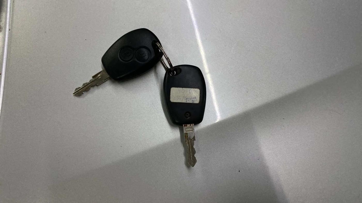2014 Renault Duster RXL PETROL, Petrol, Manual, 18,717 km, Key Close Up