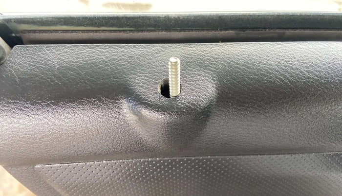 2018 Datsun Redi Go A, Petrol, Manual, 26,429 km, Lock system - Door lock knob has minor damage