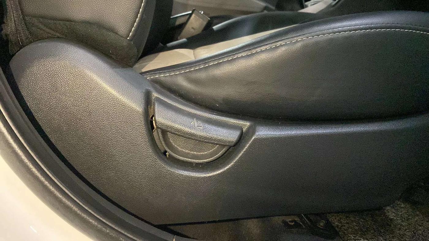 2018 Hyundai Grand i10 SPORTZ 1.2 KAPPA VTVT, Petrol, Manual, 63,697 km, Driver Side Adjustment Panel