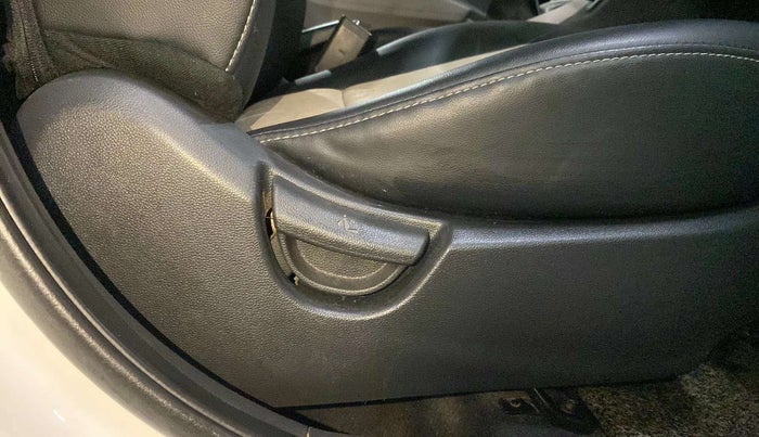 2018 Hyundai Grand i10 SPORTZ 1.2 KAPPA VTVT, Petrol, Manual, 63,697 km, Driver Side Adjustment Panel