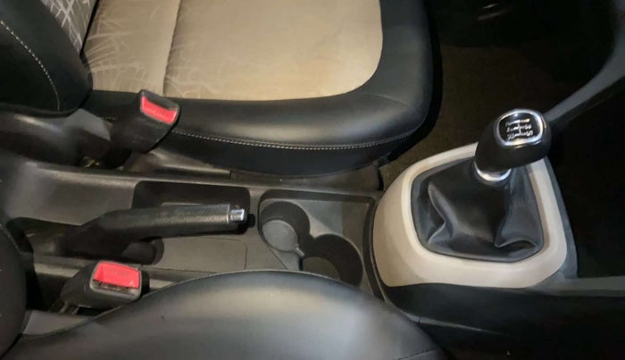 2018 Hyundai Grand i10 SPORTZ 1.2 KAPPA VTVT, Petrol, Manual, 63,697 km, Gear Lever