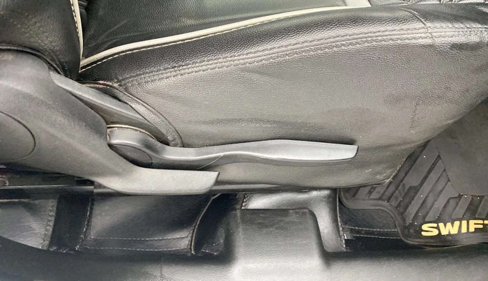 2023 Maruti Swift VXI, Petrol, Manual, 28,400 km, Driver Side Adjustment Panel