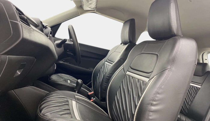 2023 Maruti Swift VXI, Petrol, Manual, 28,400 km, Right Side Front Door Cabin