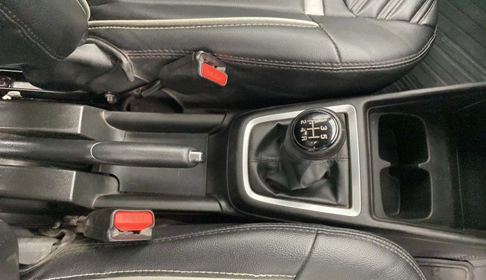 2023 Maruti Swift VXI, Petrol, Manual, 28,400 km, Gear Lever