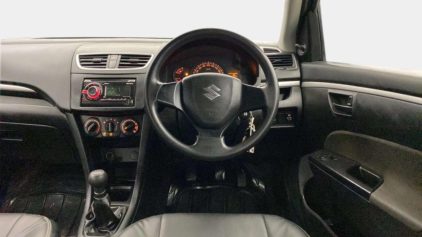 2017 Maruti Swift LXI (O), Petrol, Manual, 72,798 km, Steering Wheel Close Up