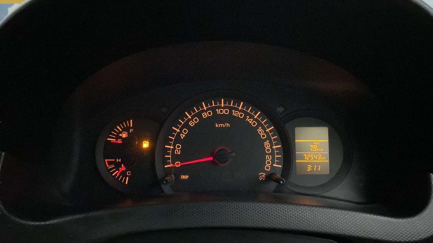 2017 Maruti Swift LXI (O), Petrol, Manual, 72,798 km, Odometer Image