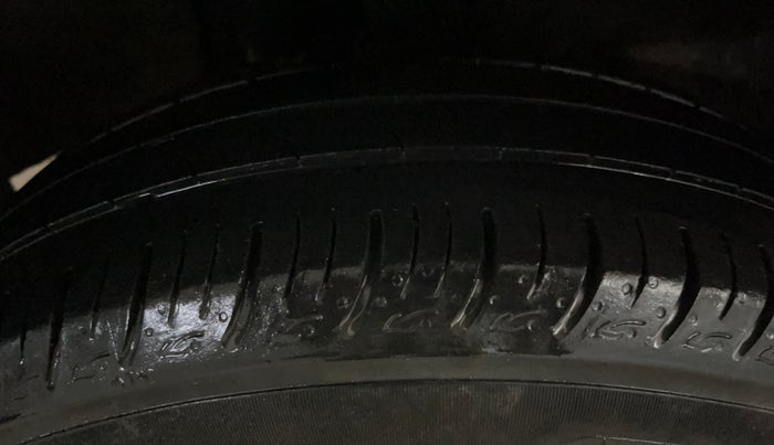 2021 Maruti Baleno DELTA PETROL 1.2, CNG, Manual, 76,955 km, Right Rear Tyre Tread