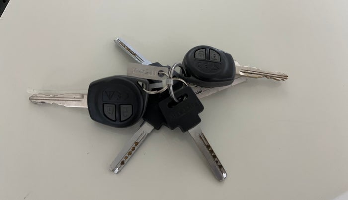 2021 Maruti Baleno DELTA PETROL 1.2, CNG, Manual, 76,955 km, Key Close Up