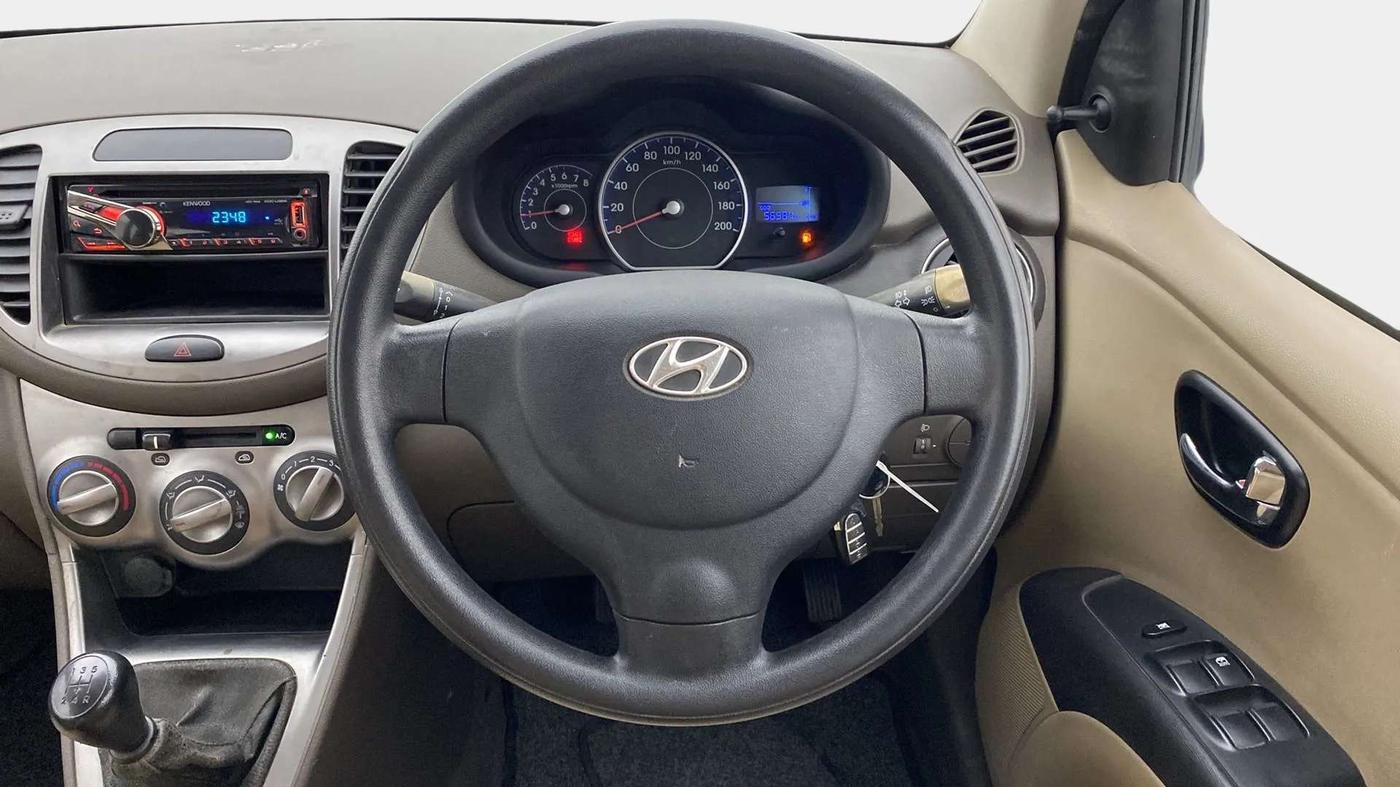 2013 Hyundai i10 MAGNA 1.1, Petrol, Manual, 56,647 km, Steering Wheel Close Up