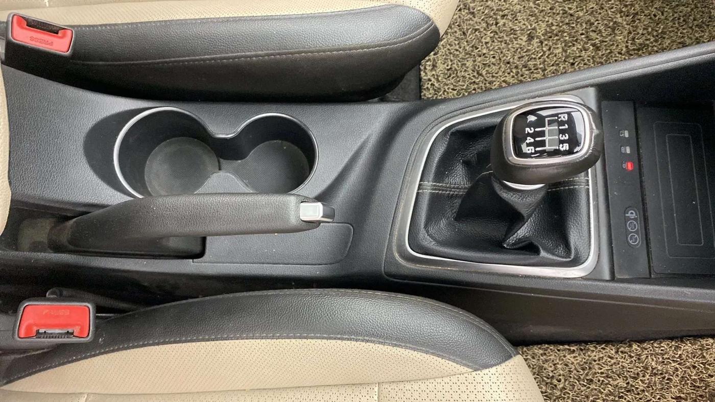 2020 Hyundai Verna SX (O) 1.5 CRDI, Diesel, Manual, 43,430 km, Gear Lever