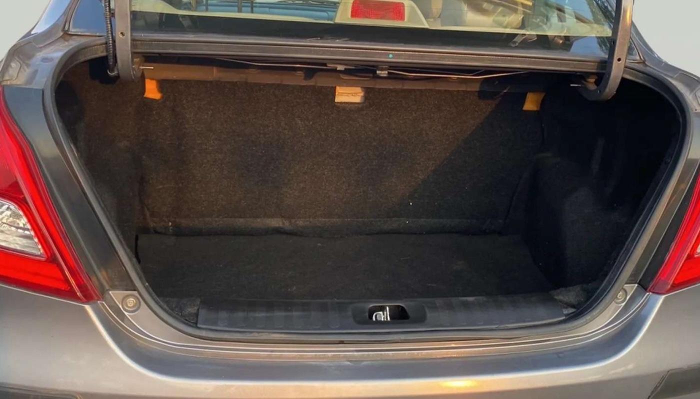 2014 Maruti Swift Dzire ZXI, Petrol, Manual, 74,594 km, Boot Inside