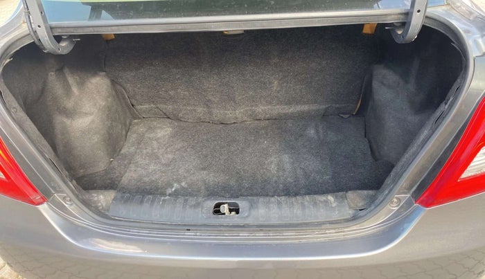 2013 Maruti Swift Dzire VXI, Petrol, Manual, 82,131 km, Boot Inside
