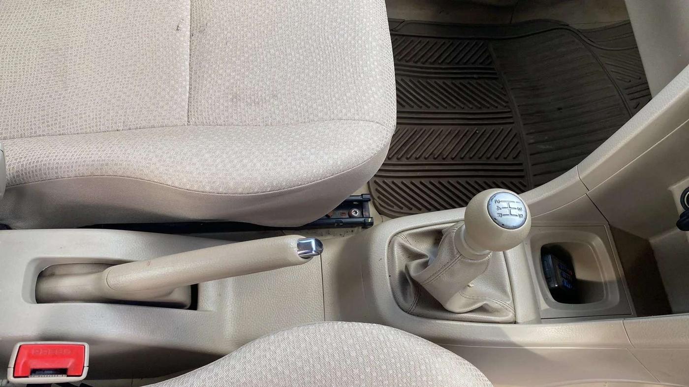 2013 Maruti Swift Dzire VXI, Petrol, Manual, 82,131 km, Gear Lever