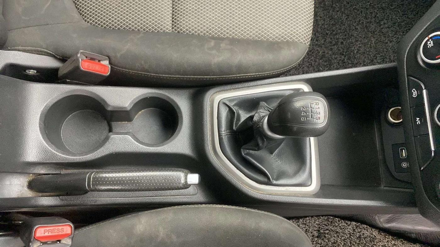 2017 Hyundai Creta E PLUS 1.6 PETROL, Petrol, Manual, 67,942 km, Gear Lever