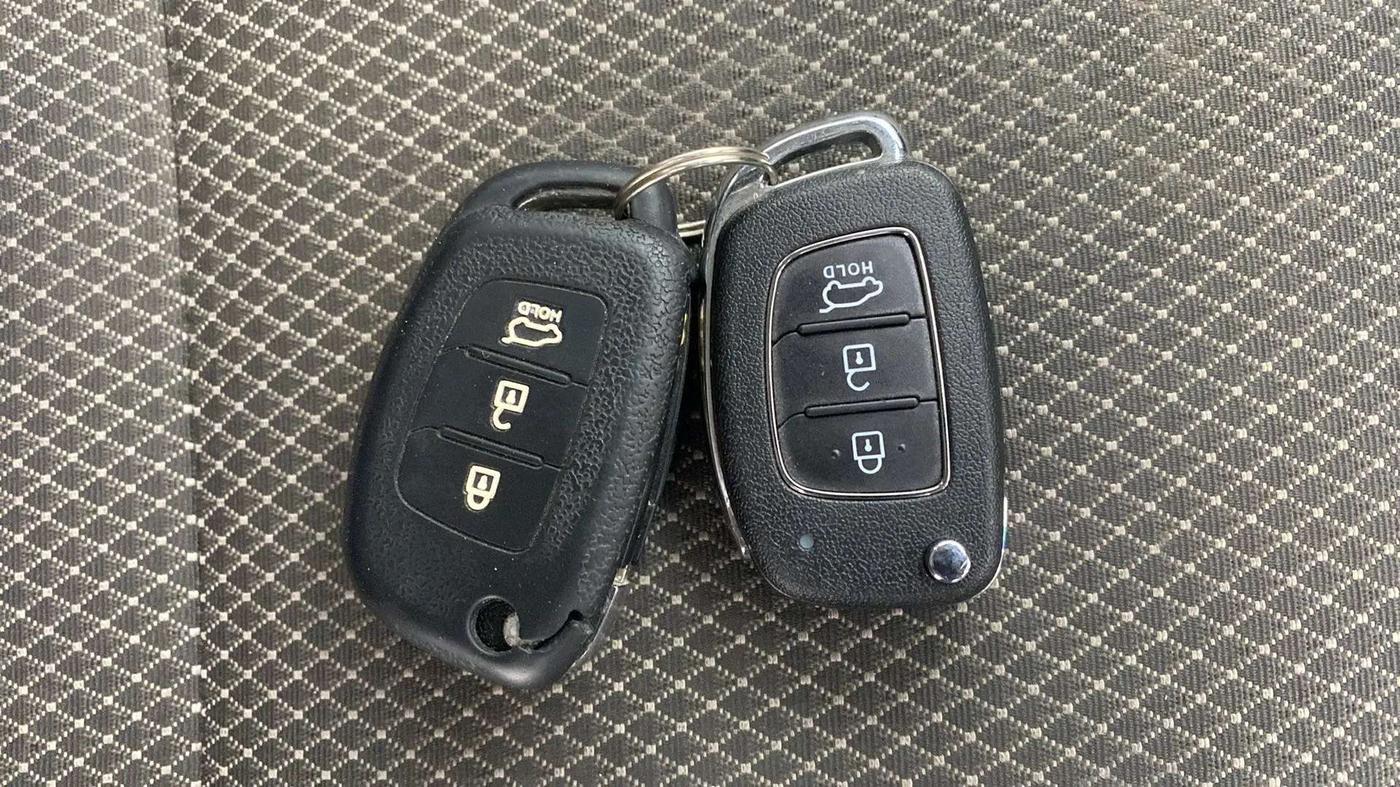 2017 Hyundai Creta E PLUS 1.6 PETROL, Petrol, Manual, 67,942 km, Key Close Up