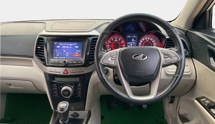 2020 Mahindra XUV300 W8 1.2 PETROL, Petrol, Manual, 49,488 km, Air Conditioner