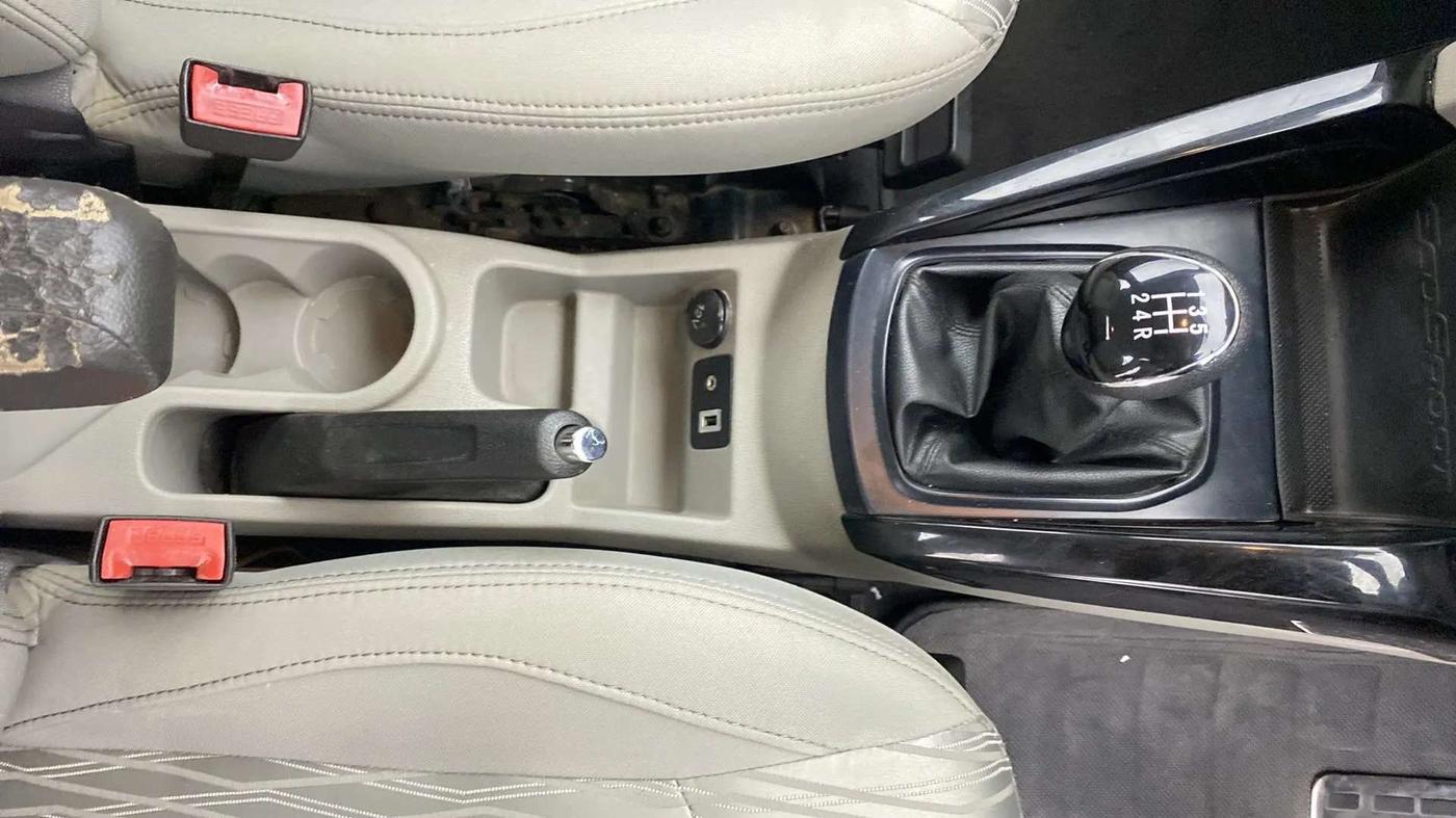 2016 Ford Ecosport TITANIUM 1.5L DIESEL, Diesel, Manual, 92,441 km, Gear Lever
