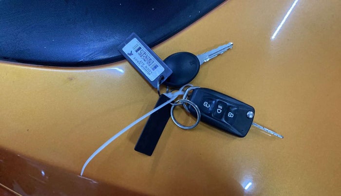 2016 Tata Tiago XZ PETROL, Petrol, Manual, 50,778 km, Key Close Up