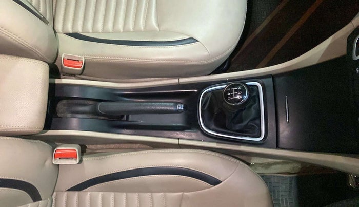 2019 Maruti Ciaz ZETA 1.5 SHVS MT PETROL, Petrol, Manual, 28,325 km, Gear Lever