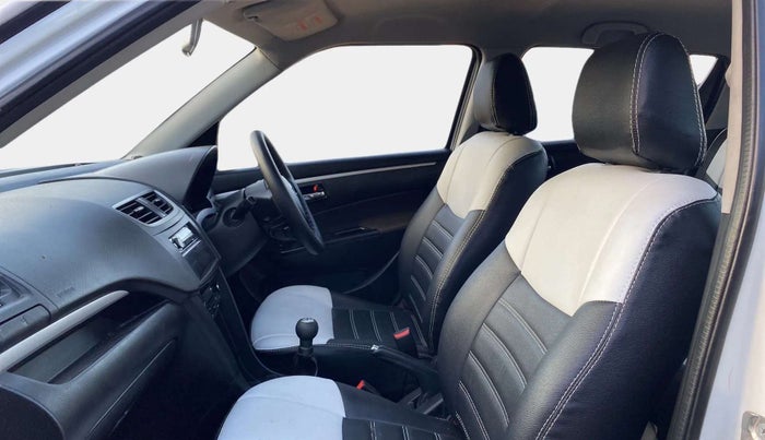 2016 Maruti Swift ZXI, Petrol, Manual, 1,18,631 km, Right Side Front Door Cabin
