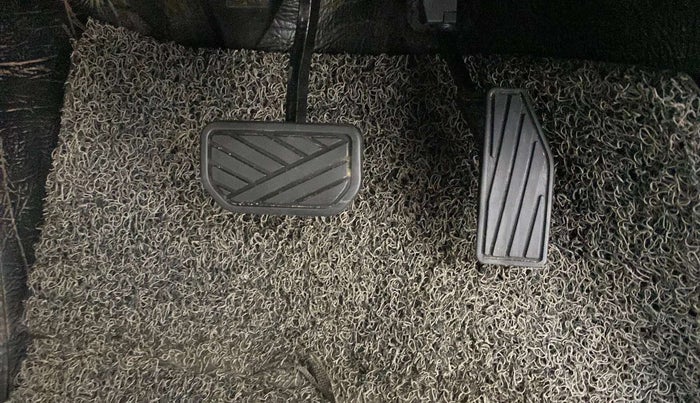2022 Maruti Swift VXI AMT, Petrol, Automatic, 43,618 km, Pedals