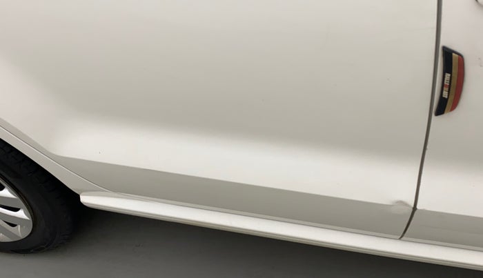 2017 Volkswagen Polo COMFORTLINE 1.2L, Petrol, Manual, 53,810 km, Right rear door - Slightly dented