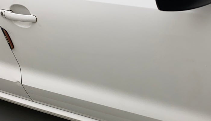 2017 Volkswagen Polo COMFORTLINE 1.2L, Petrol, Manual, 53,810 km, Driver-side door - Slightly dented