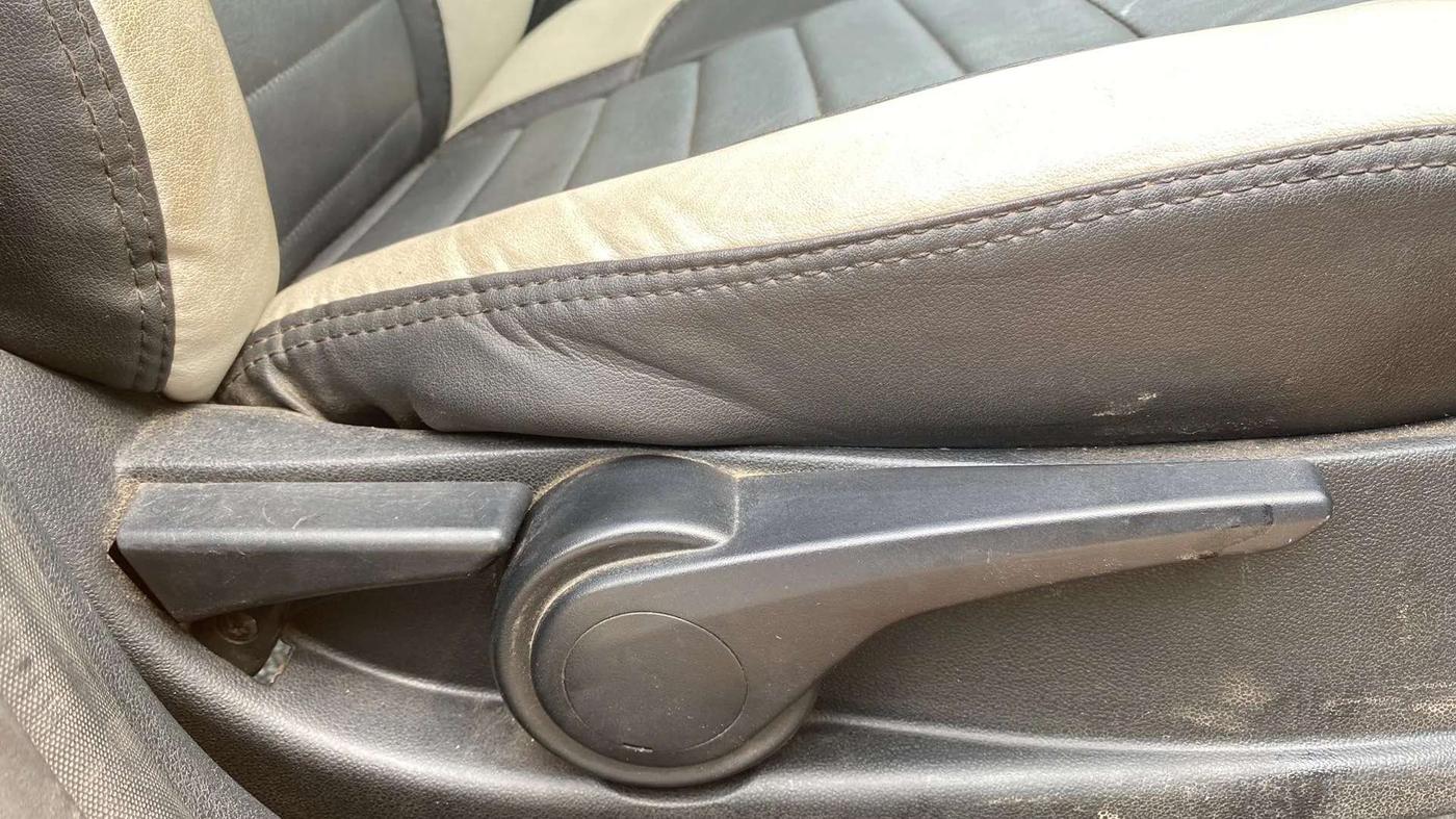 2016 Tata Tiago XZ PETROL, Petrol, Manual, 54,765 km, Driver Side Adjustment Panel