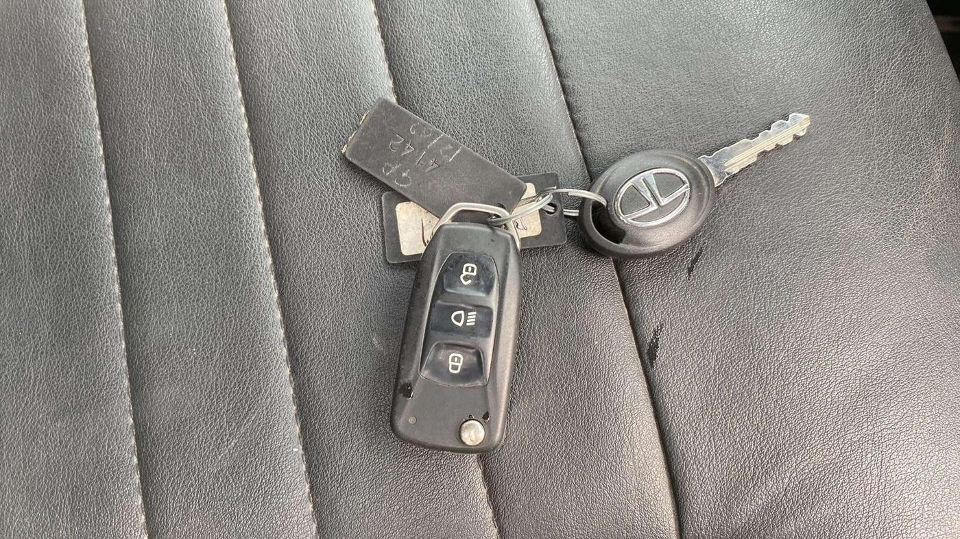 2016 Tata Tiago XZ PETROL, Petrol, Manual, 54,765 km, Key Close Up