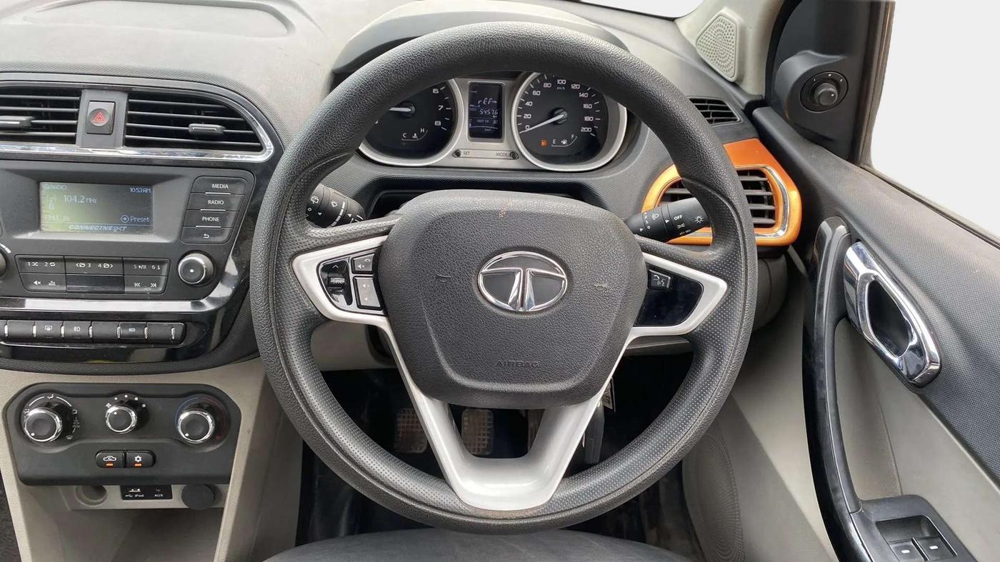2016 Tata Tiago XZ PETROL, Petrol, Manual, 54,765 km, Steering Wheel Close Up