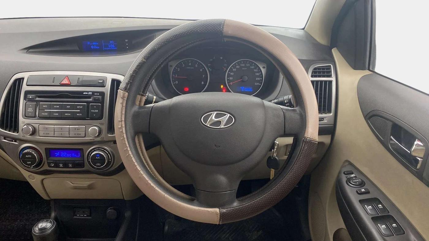 2013 Hyundai i20 MAGNA (O) 1.2, Petrol, Manual, 61,184 km, Steering Wheel Close Up