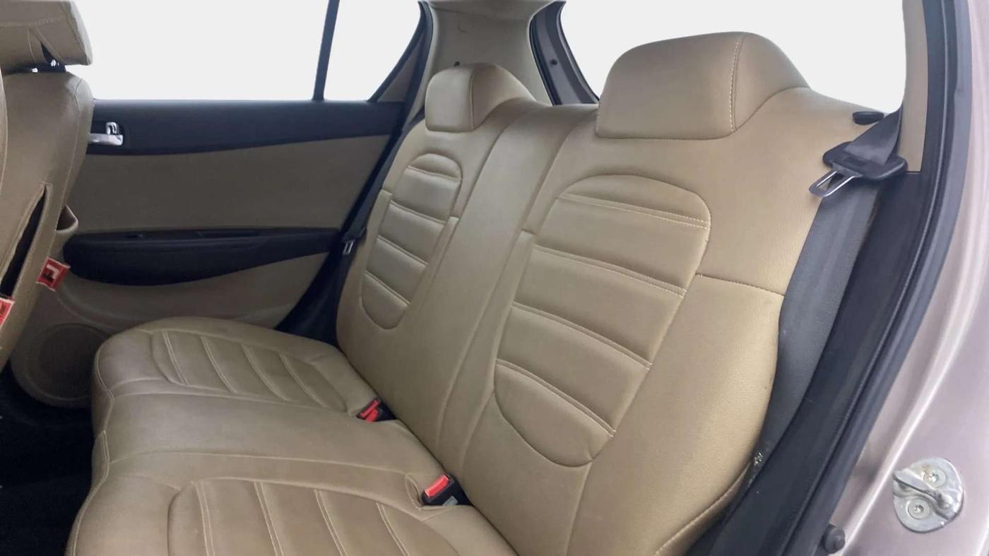 2013 Hyundai i20 MAGNA (O) 1.2, Petrol, Manual, 61,184 km, Right Side Rear Door Cabin